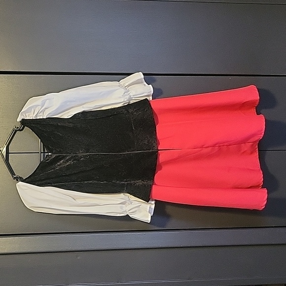 Red Riding Hood Costume - Picture 6 of 9